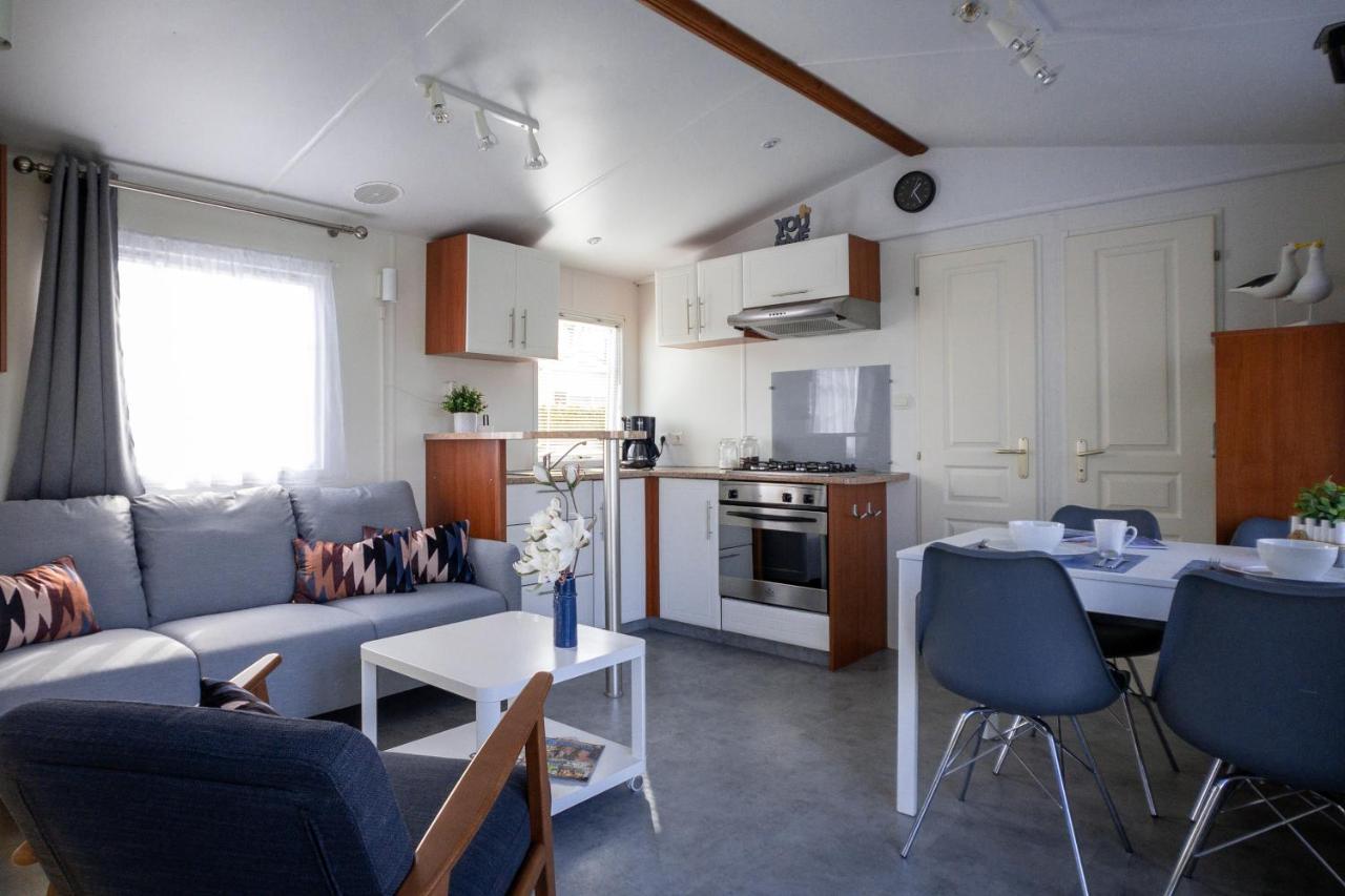 Knus En Modern Ingericht Chalet Met Gratis Wifi Villa Tzummarum Exterior photo